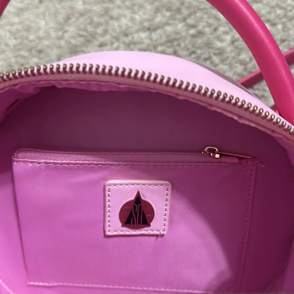 Jeffrey Star - Picture 7 of 8